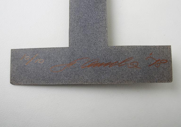 STEFAN WEWERKA, objekt, kartong, sign o numr 10/10.