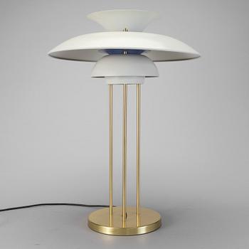 A table lamp by POUL HENNINGSEN, PH5, model 27095, Louis Poulsen.