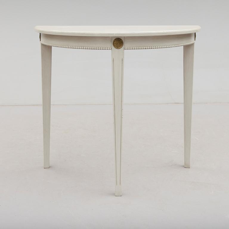 VÄGGBORD, gustaviansk stil, 1900-talets andra hälft.
