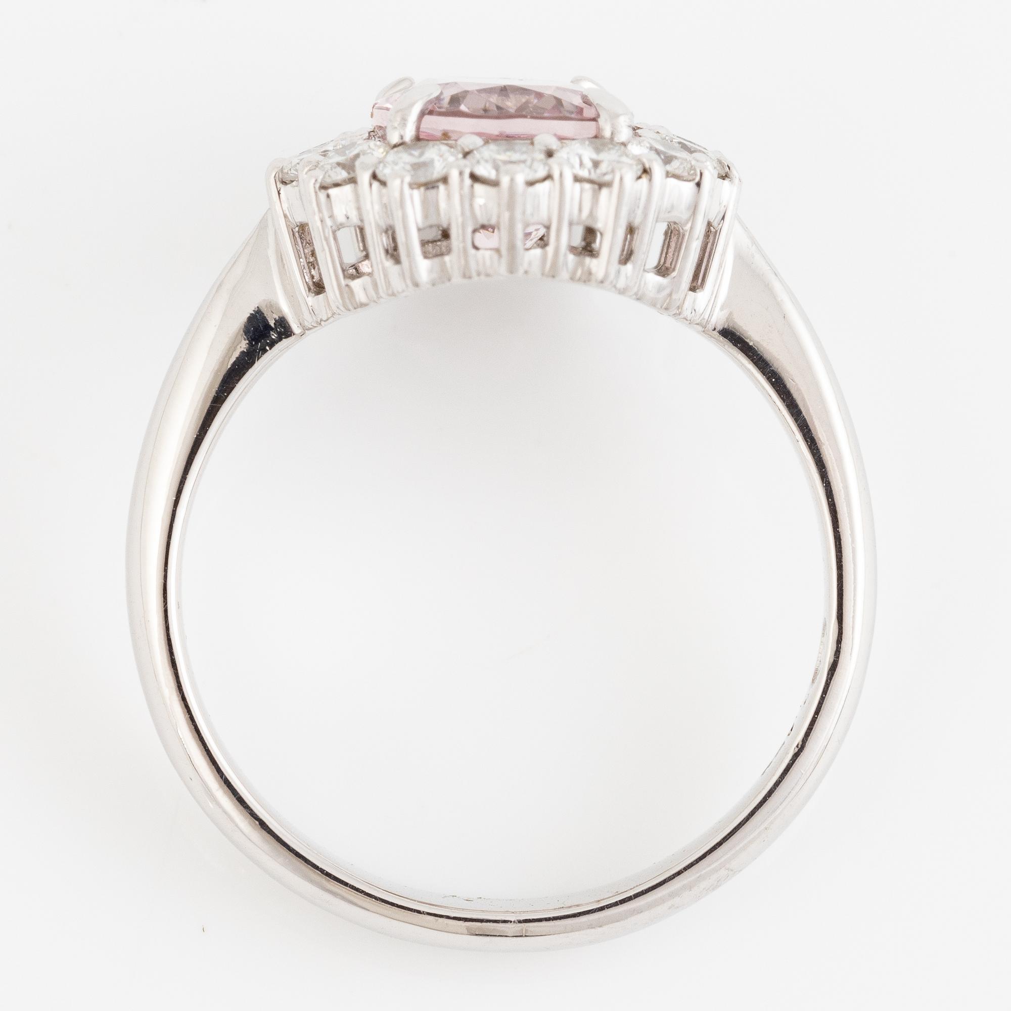 Ring, carved 18K white gold with morganite and brilliant-cut diamonds.