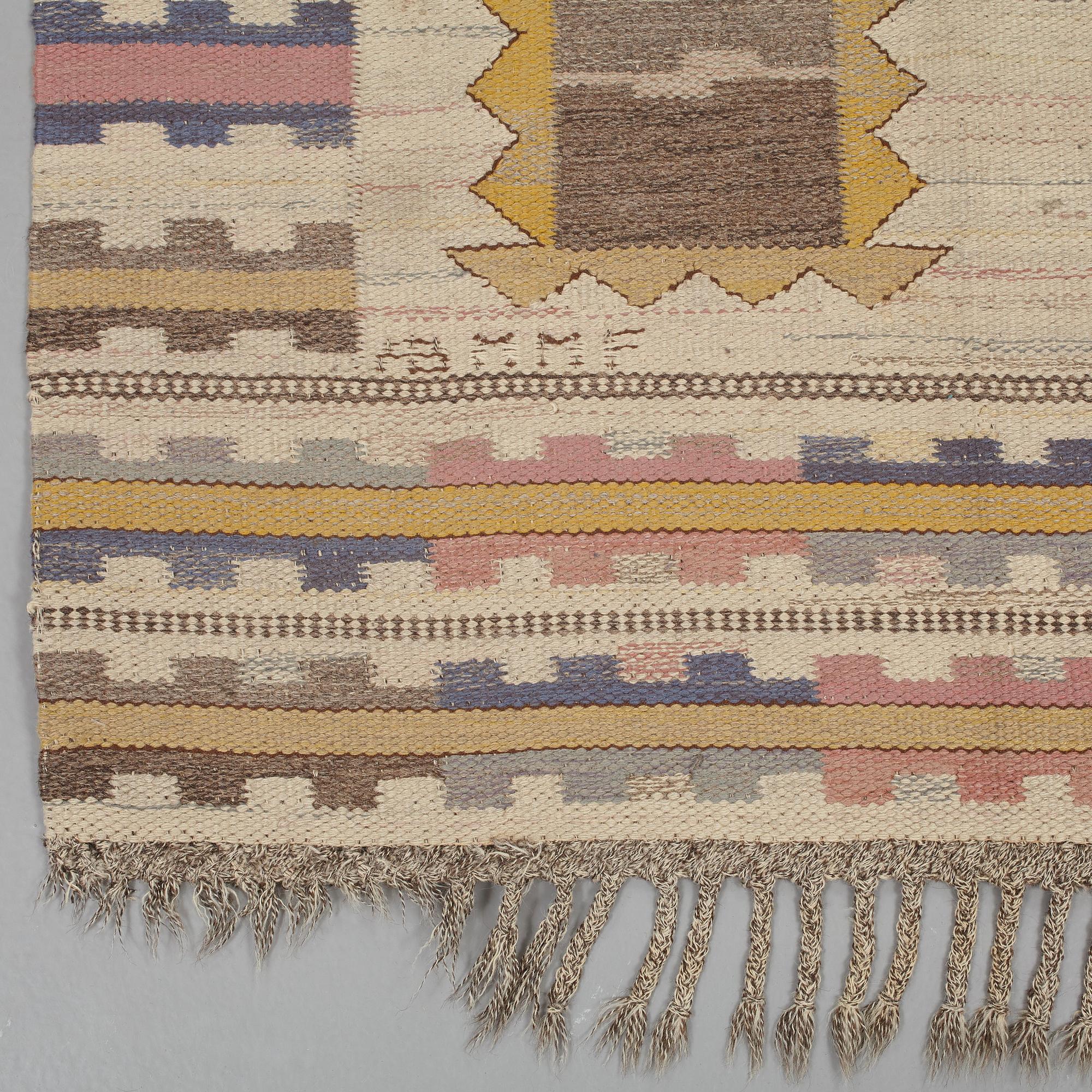 Märta Måås-Fjetterström, A CARPET, "Ljusa plador", flat weave, ca 344,5 x 254,5 cm, signed AB MMF.