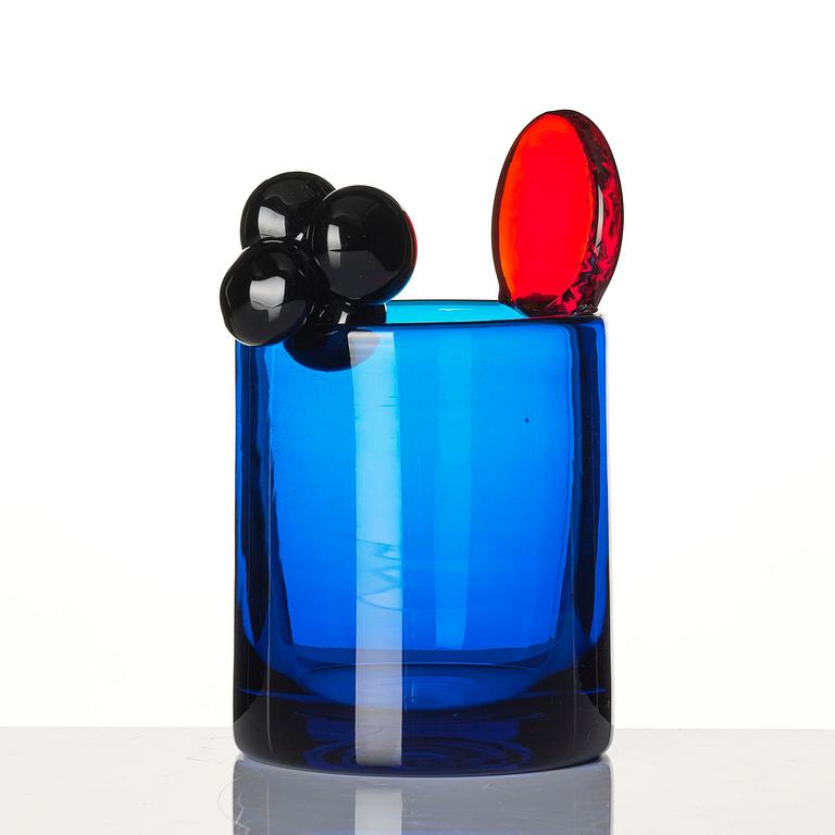 Oiva Toikka, a "Pompom" glass vase, Nuutajärvi, Notsjö, Finland, ca 2000.