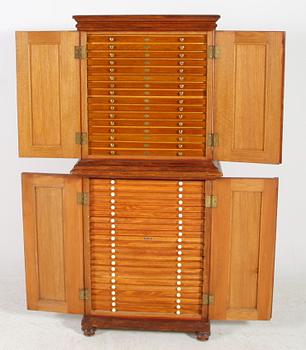 MYNTSKÅP/ARKIVSKÅP.