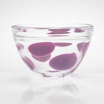 Ann Wåhlström, a glass bowl, signed 9AWÅED 01500 1/30, Kosta Boda Ann Wåhlström Edition 2/30.