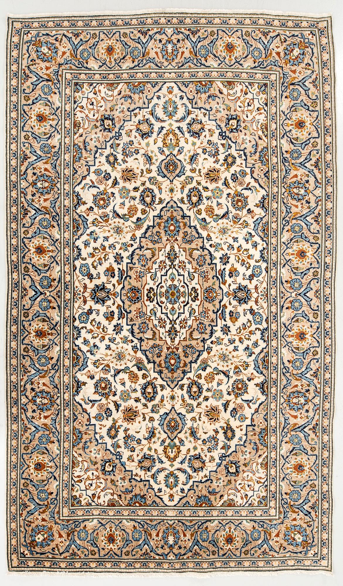 Carpet, Keshan, approx. 312 x 195 cm.