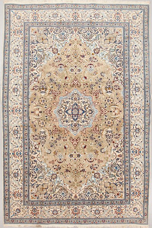 MATTA, old, Nain, med silkesinslag, ca 314 X 211 cm.