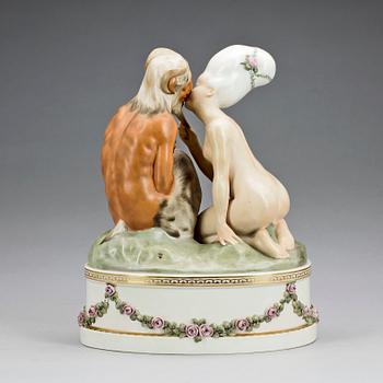 FIGURGRUPP, porslin, GERHARD HENNING, för Den Kongelige Porcelainsfabrik, Danmark, 1918.