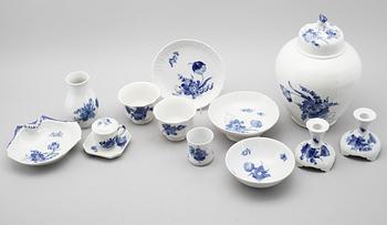SERVISDELAR, 11 delar, porslin, "Blå Blomst", Royal Copenhagen.