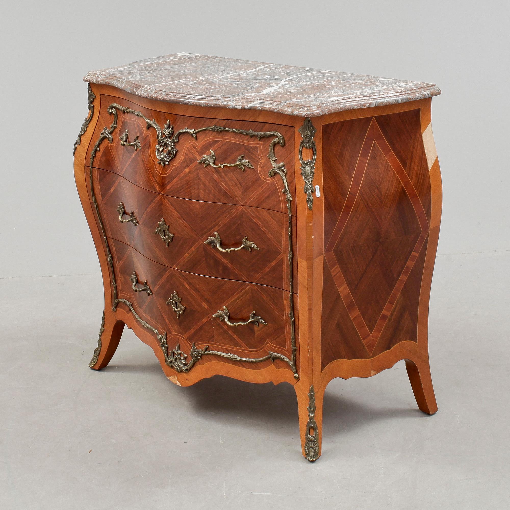 BYRÅ, rokokostil, 1900-tal.