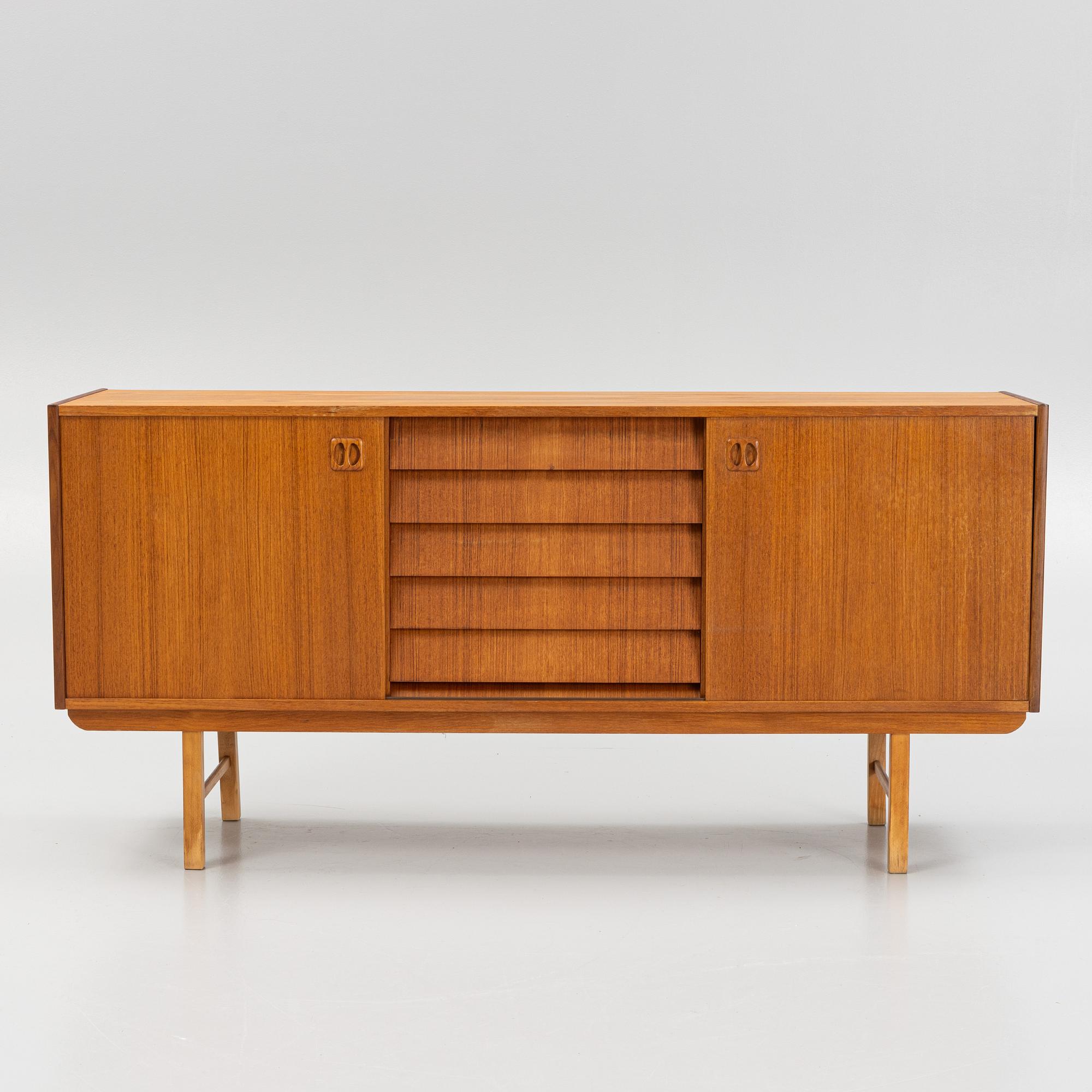 Sideboard, 1900-talets mitt.