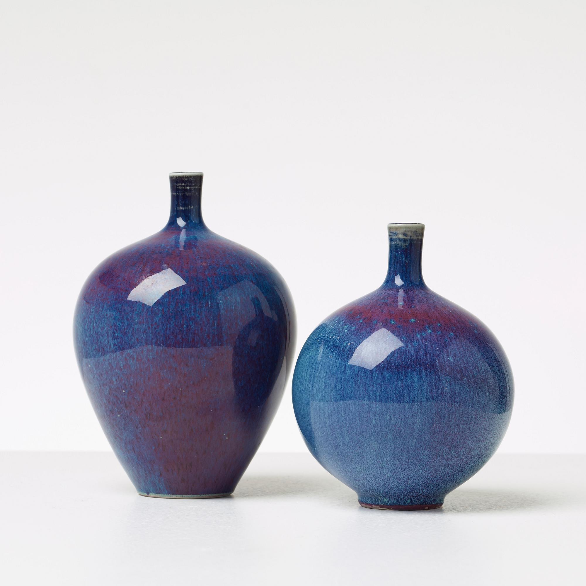 VASER, 2 st, stengods, Berndt Friberg, Gustavsberg Studio 1975 och 1977.