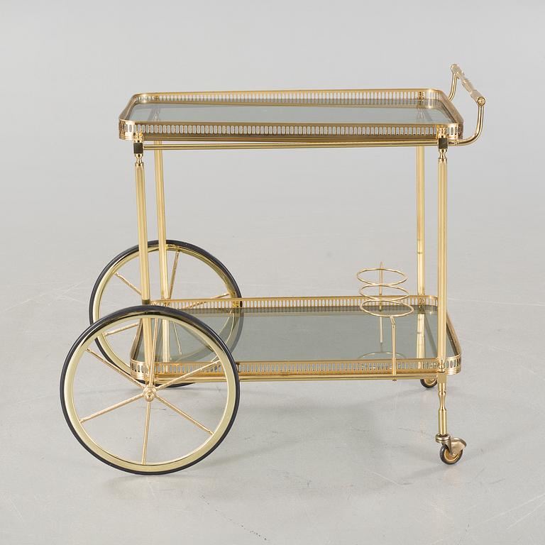 A tea trolley, second half of the 20th century.