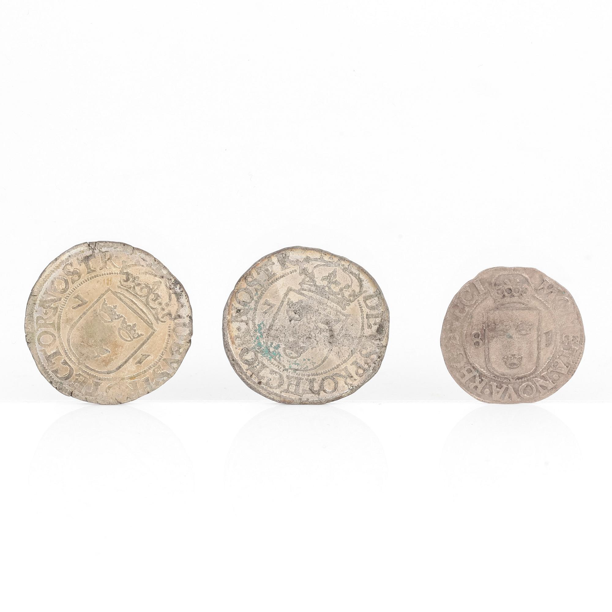 SILVERMYNT, 3 st, Johan III av Sverige 1570, 1571 resp 1581. Vikt tot ca 8 gram.