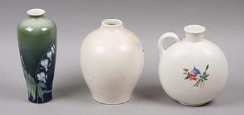 PARTI KERAMIK, 3 delar, porslin resp fajans, bla Rörstrand och Porsgrunn.