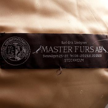 MASTER FURS, a fur stole.