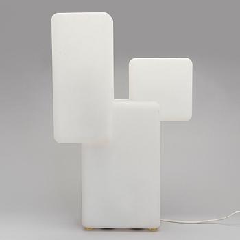 Eero Aarnio, pöytä/lattiavalaisin "Kubo", Innolux 2009.