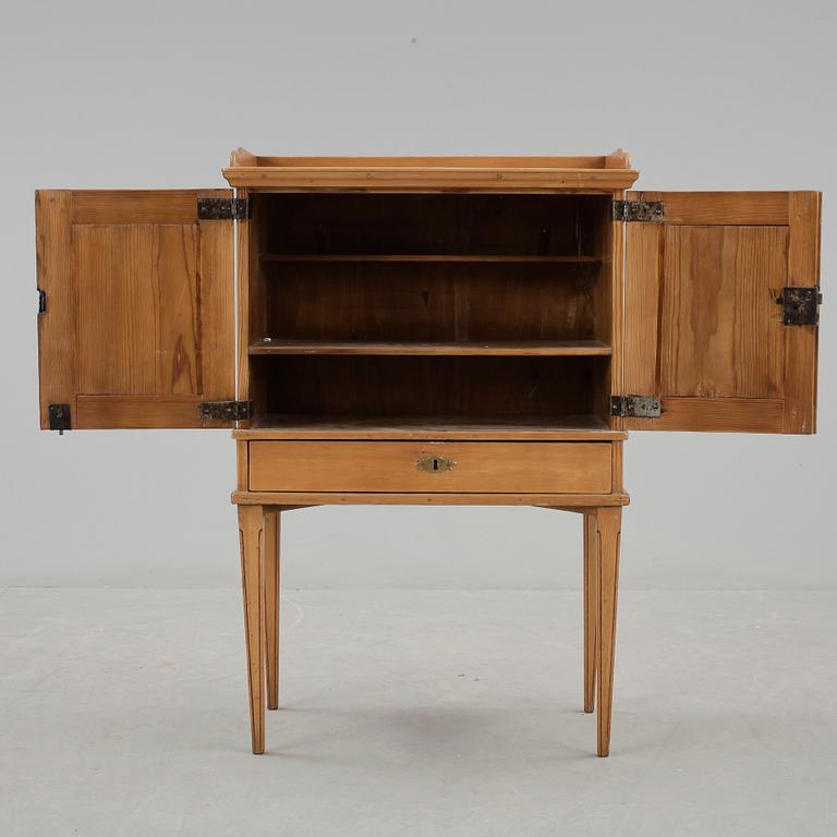 POTTSKÅP, 1800-tal.