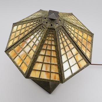 BORDSLAMPA, patinerad brons, 1900-talets första hälft.