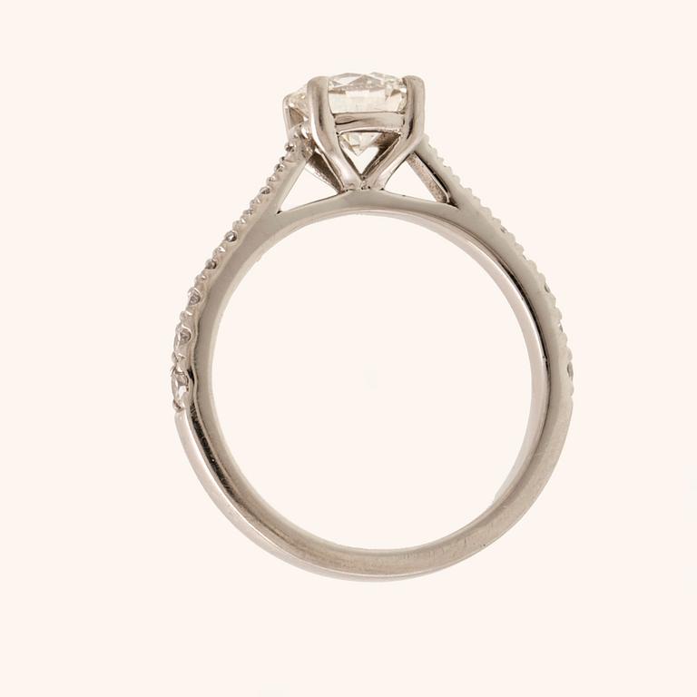 Ring platina med runda briljantslipade diamanter GIA cert, Van Bruun.