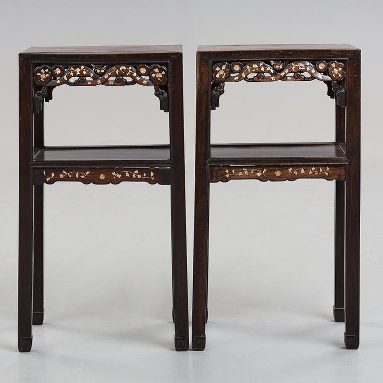 BORD, två stycken, trä. Kina, 1900-tal.