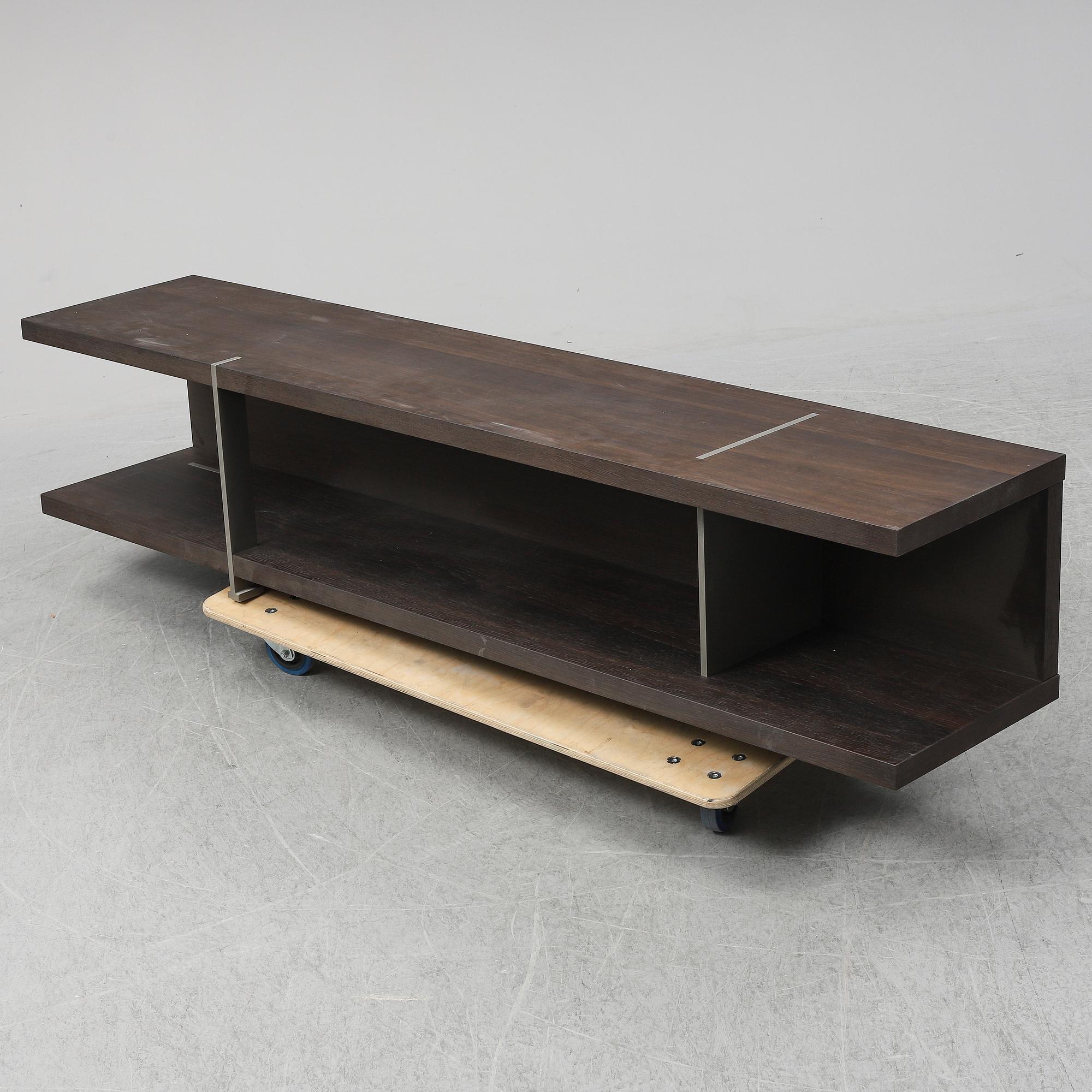 A contemporary Media bench from B&B Italia.