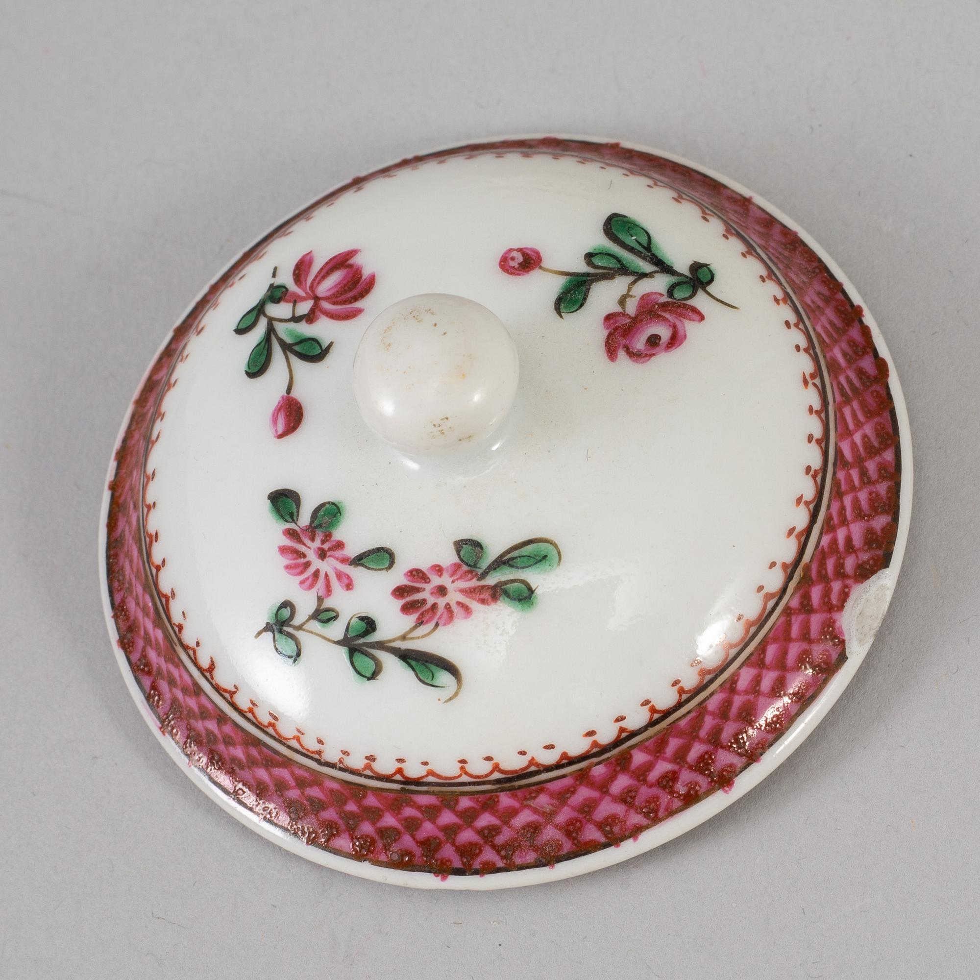 A group of six famille rose custard cups with covers, Qing dynasty, Qianlong (1736-95).