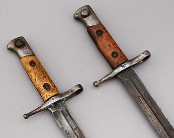 BAJONETTER, 2 par, Italien, 1800-talets tredje kvartal.