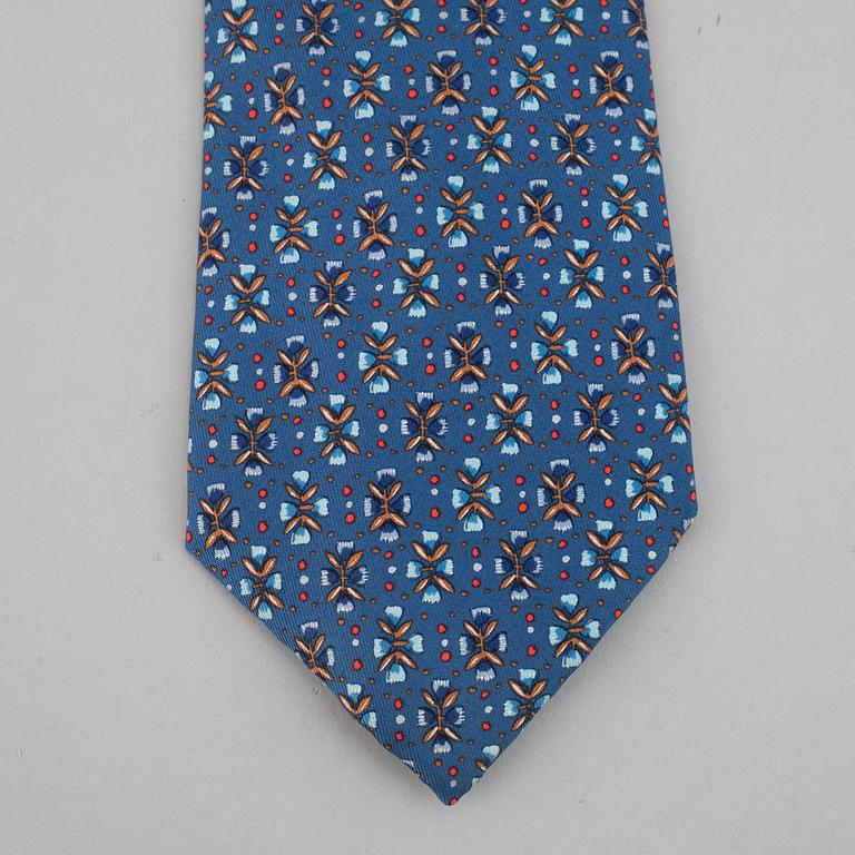 Hermès, 3 silk ties.