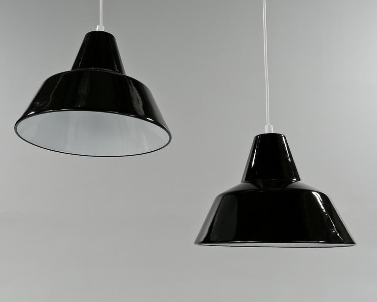 TAKLAMPOR, ett par, Vaerkstedlampa, Arne Jacobsen, Louis Poulsen, 1900-talets andra hälft. Höjd ca 22 cm.