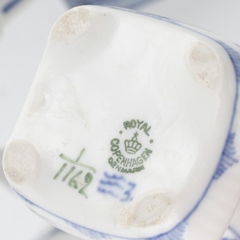 39 porcelain pieces of a 'Musselmalet' service, Royal Copenhagen, Denmark.