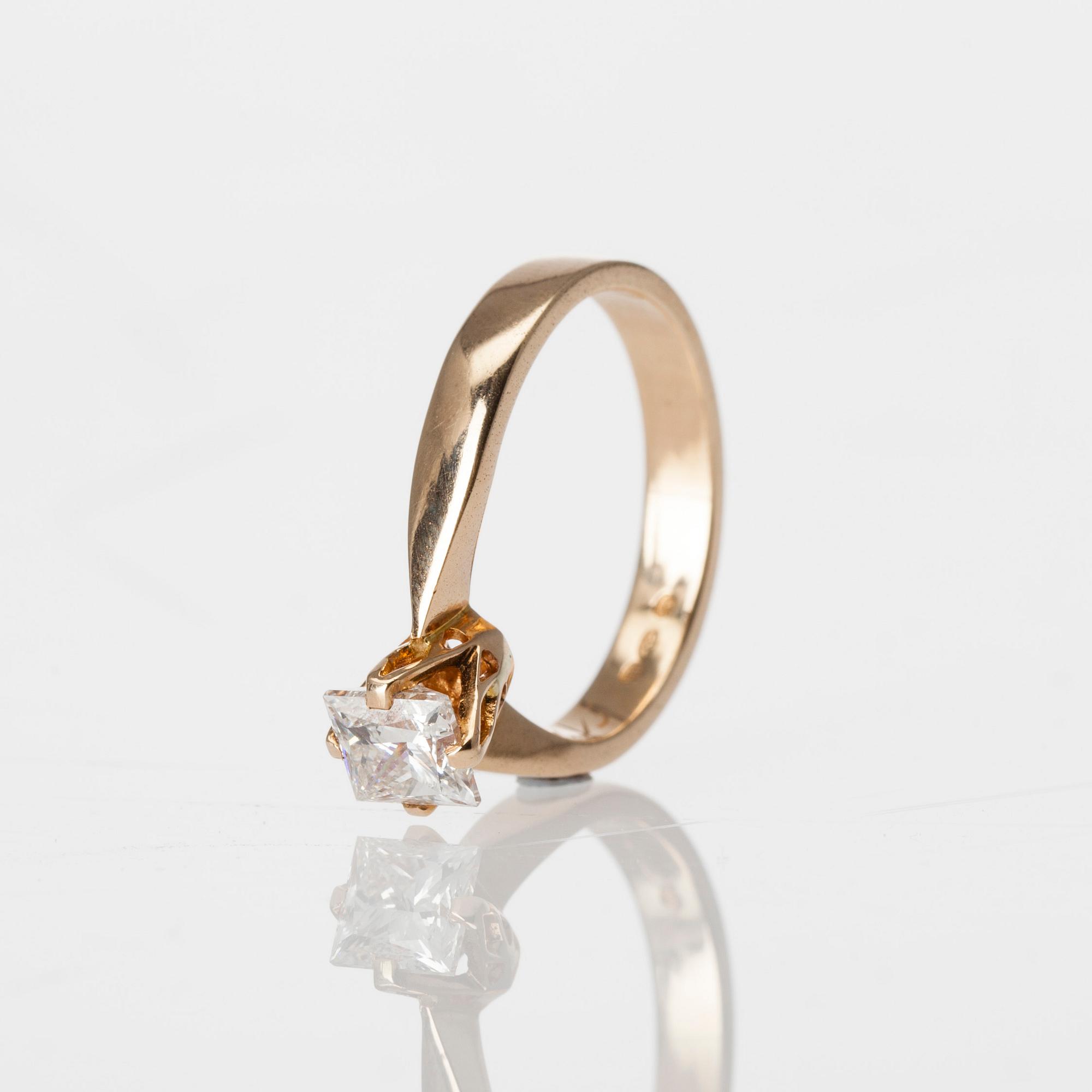 RING, 14K guld, diamant 1,01 ct H / VS1 enligt intyg. Vikt ca 3,9 g.