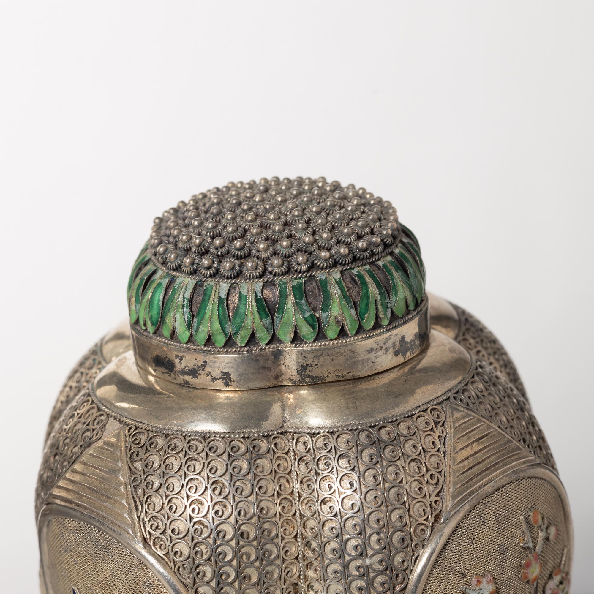 Tedosor, ett par, silver, Japan, 1900-alets första del.