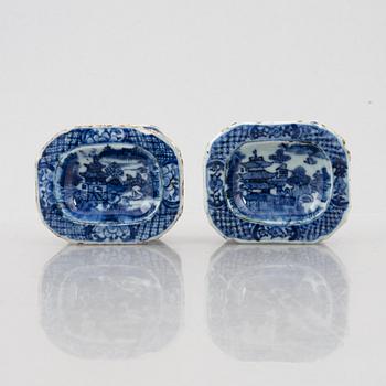 A pair of blue and white porcelain salt cellars, China, 18th century.