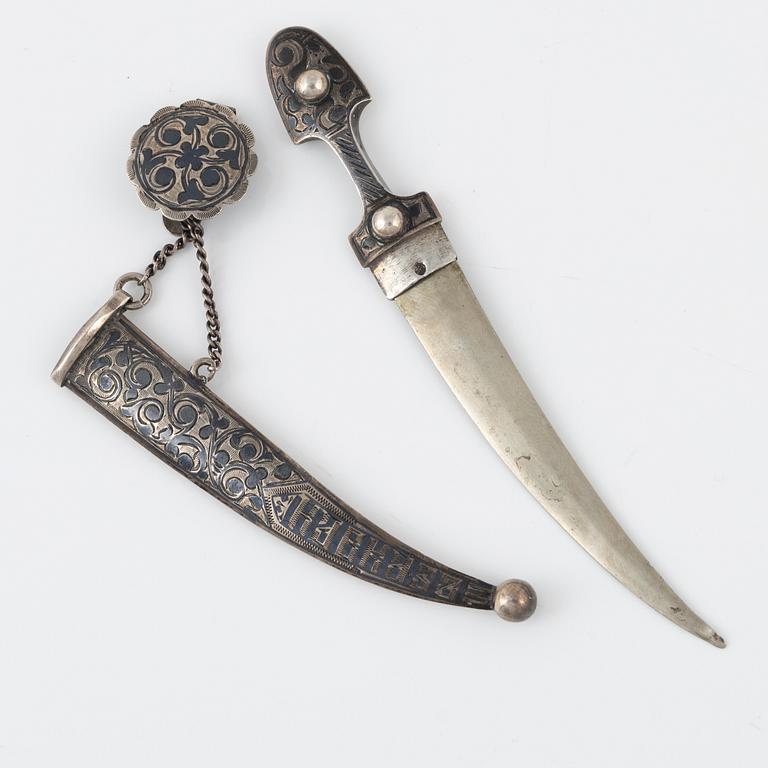 Skärp samt hänge, silver, omkring år 1900.