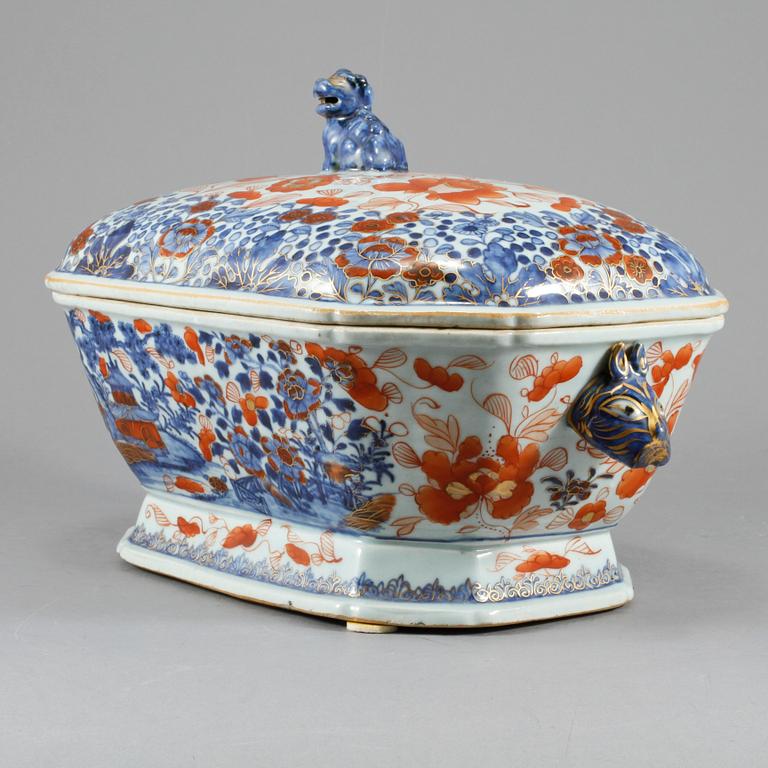 TERRIN, porslin, Kina, 1700-tal.