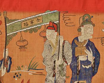 A large embroidered silk panel, late Qing dynasty.