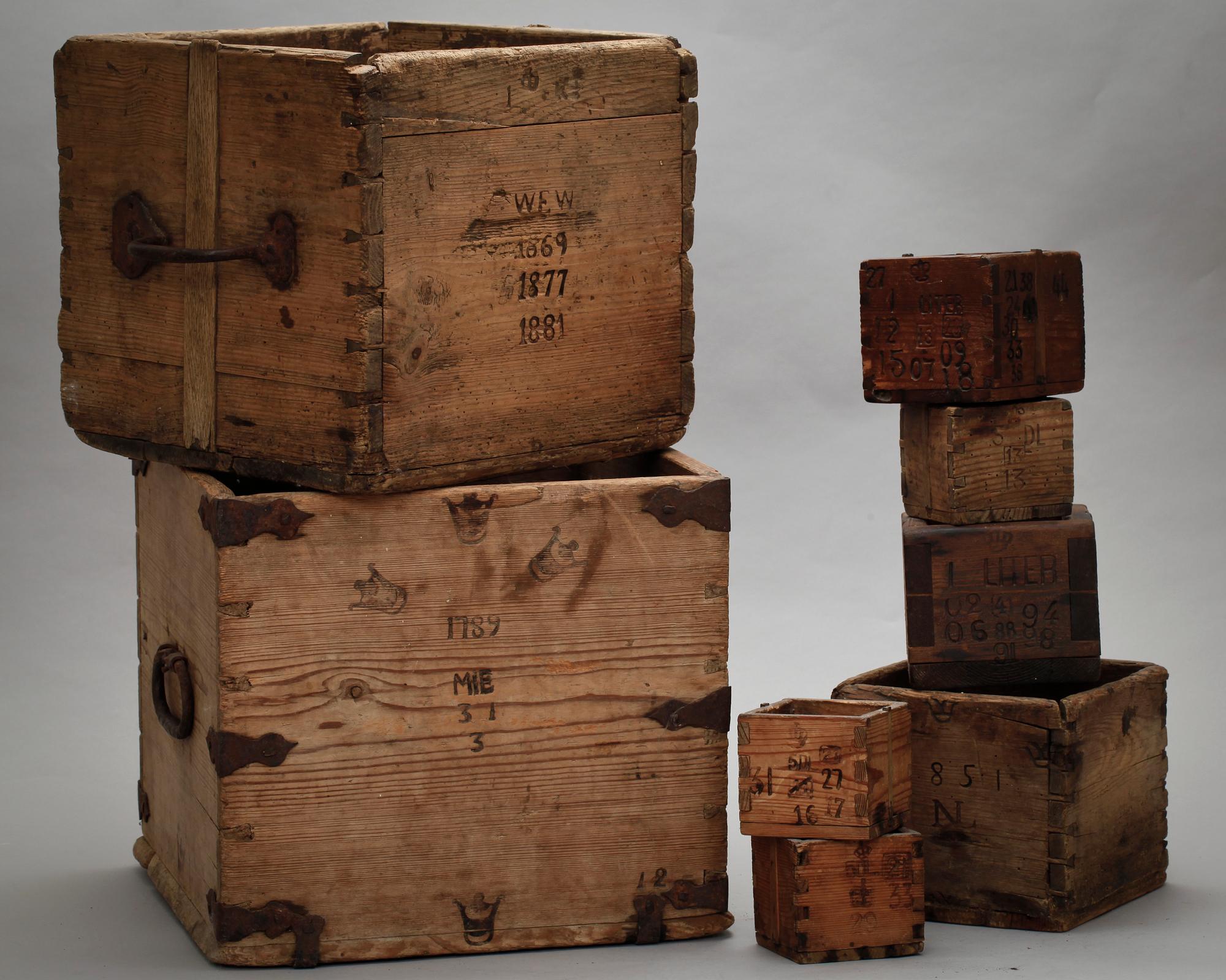 MÅTTKÄRL, 8 delar, trä, allmoge, 1800-tal.
