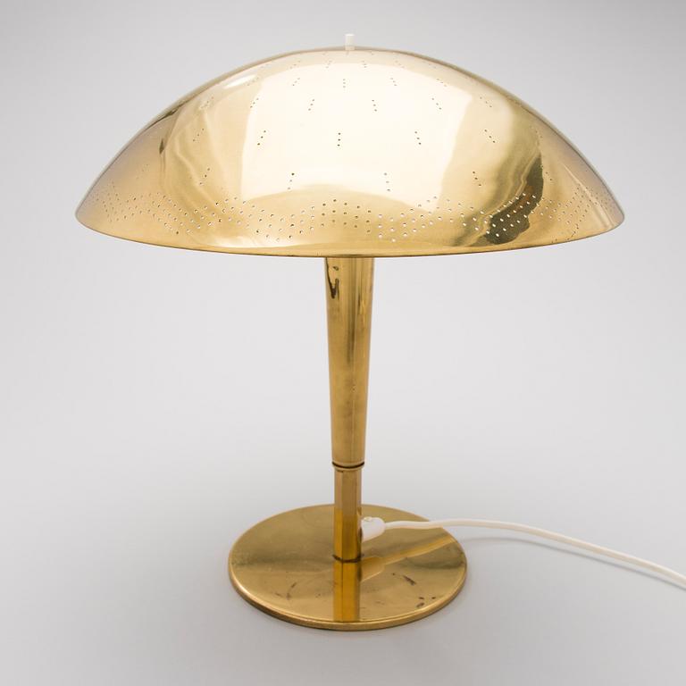 Paavo Tynell, Bordslampa, modell 5061, Idman 1900-talets mitt.