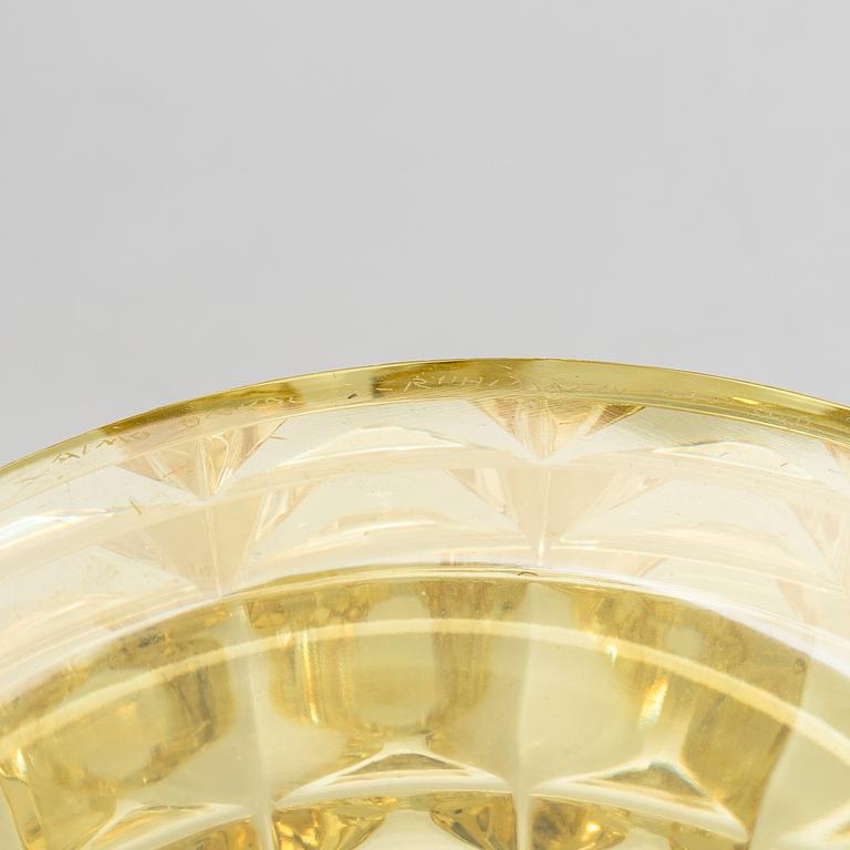 Aimo Okkolin, a 'Serpentine' 6577 bowl signed Aimo Okkolin Riihimäen Lasi Oy.