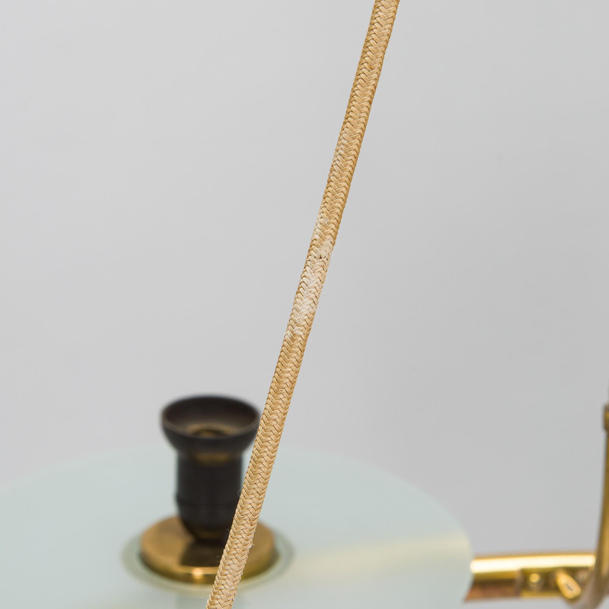 Paavo Tynell, taklampa, modell 6385/6 för Taito. Beställningsarbete 1938.