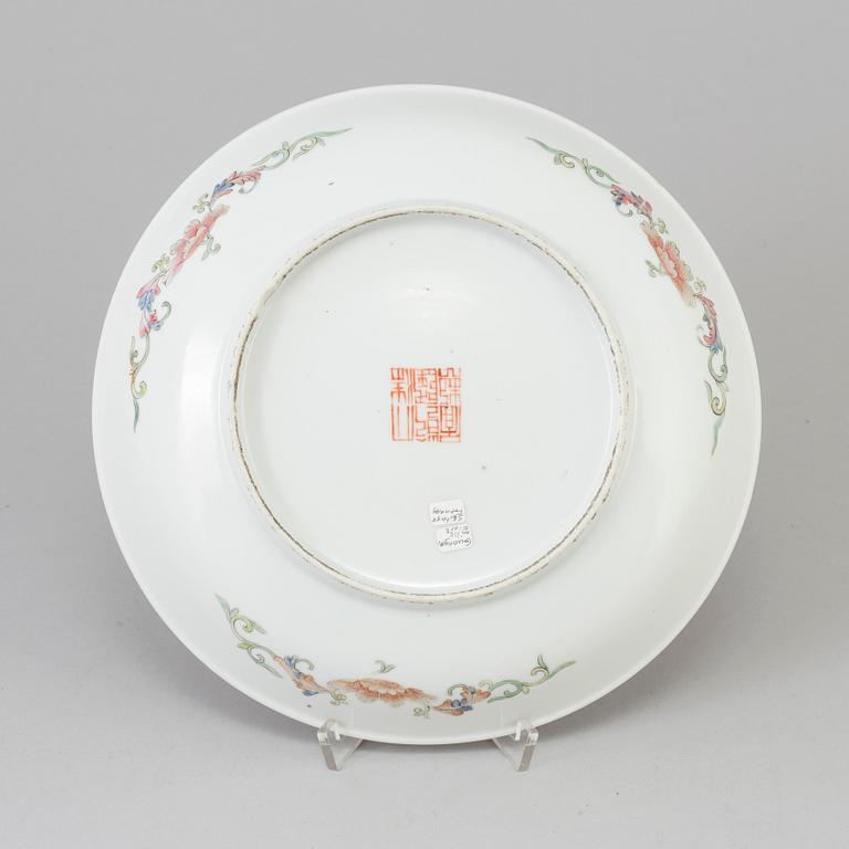 A Chinese famille rose 'Mille fleur' porcelain dish, Qing dynasty, late 19th century.