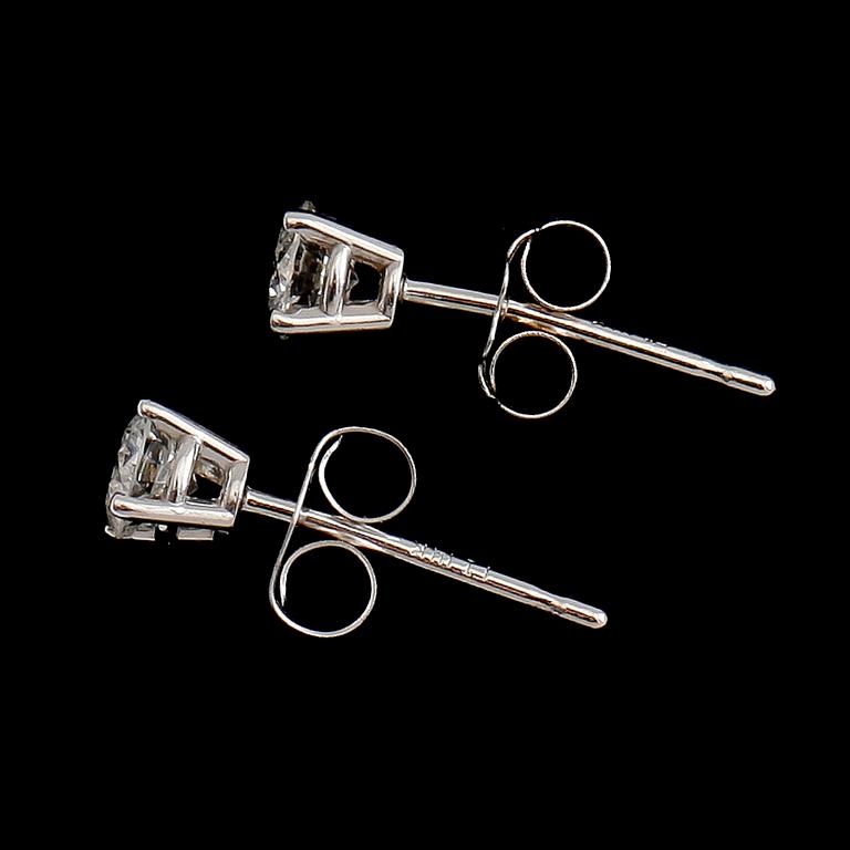 ÖRHÄNGEN, 1 par, 14 k vitguld, briljantslipade diamanter tot ca 0.33 ct.