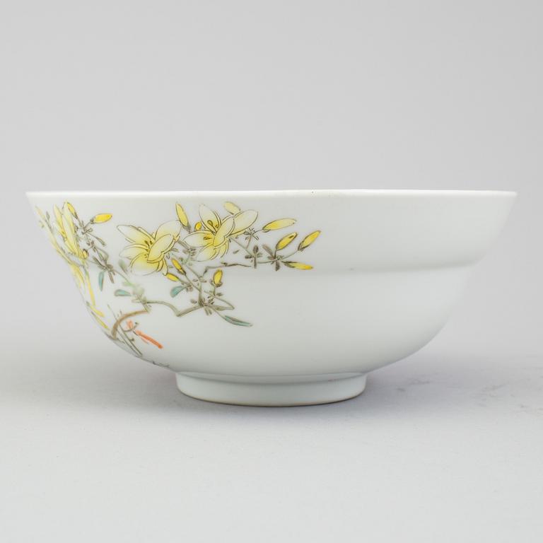 A chinese porcelain bowl. Republic.