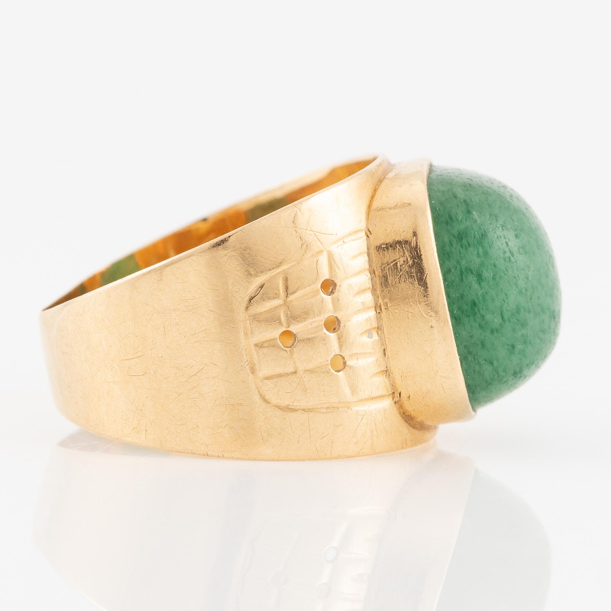 Ring, 18K gold with aventurine quartz.