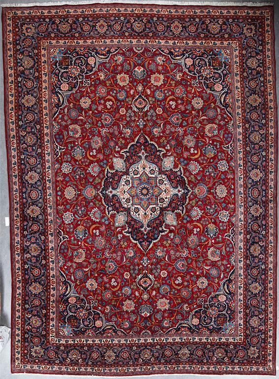 SEMI-ANTIQUE KASHAN, ca 437x321 cm.