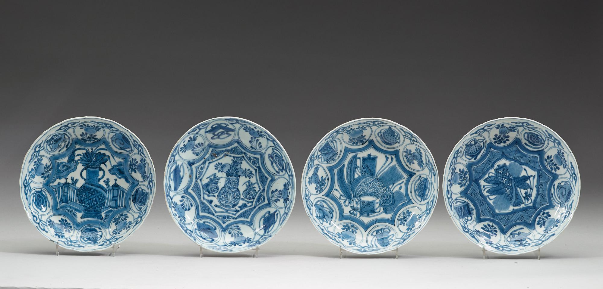 A matched set of 12 blue and white kraak dishes, Ming dynasty, Wanli (1572-1620).