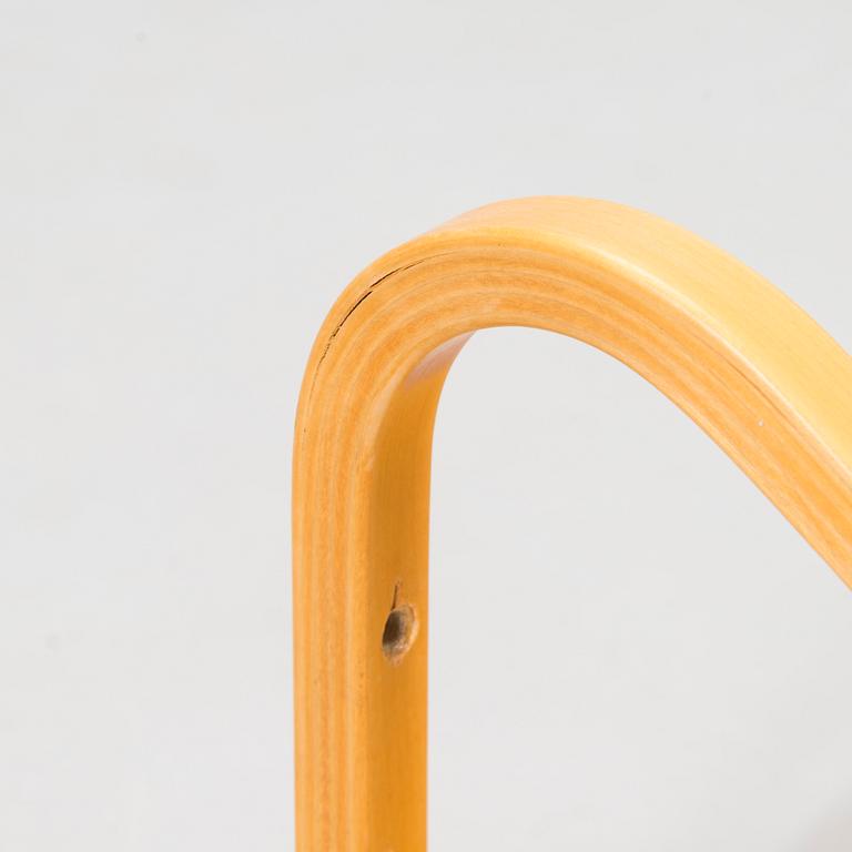 Alvar Aalto, hyllyjä, 2 kpl, 112B, Artek, 1900-luvun loppu.