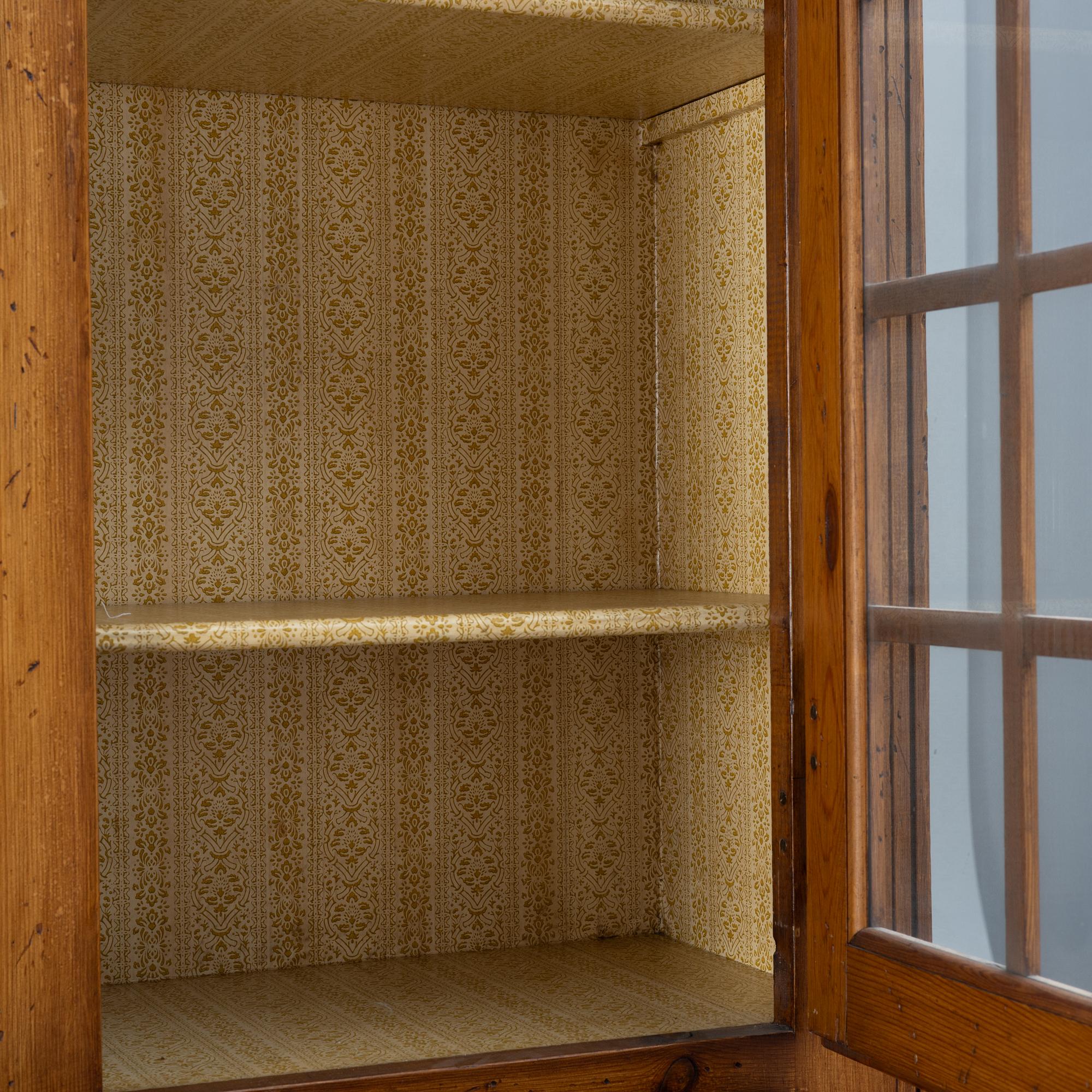 Display cabinet, Sweden, early 19th century.