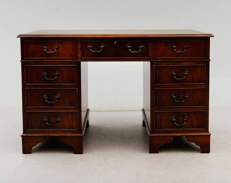 HURTSSKRIVBORD, England, 1900-talets andra hälft.