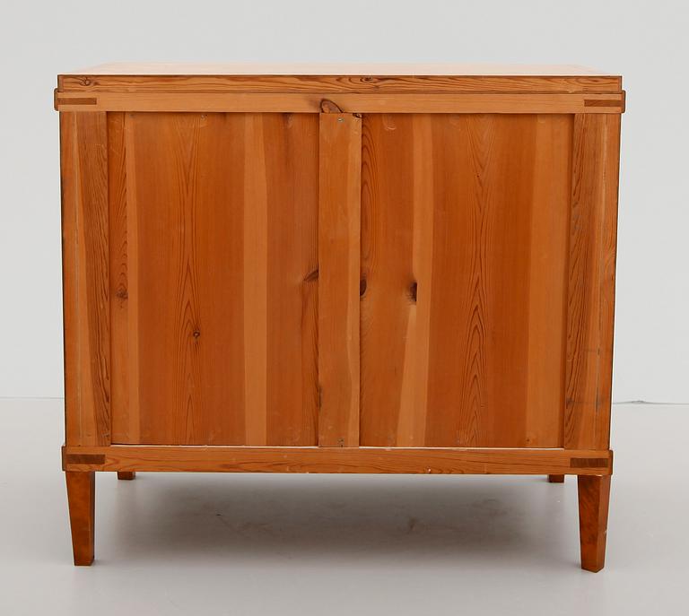 BYRÅ, empirestil, 1900-talets första hälft.